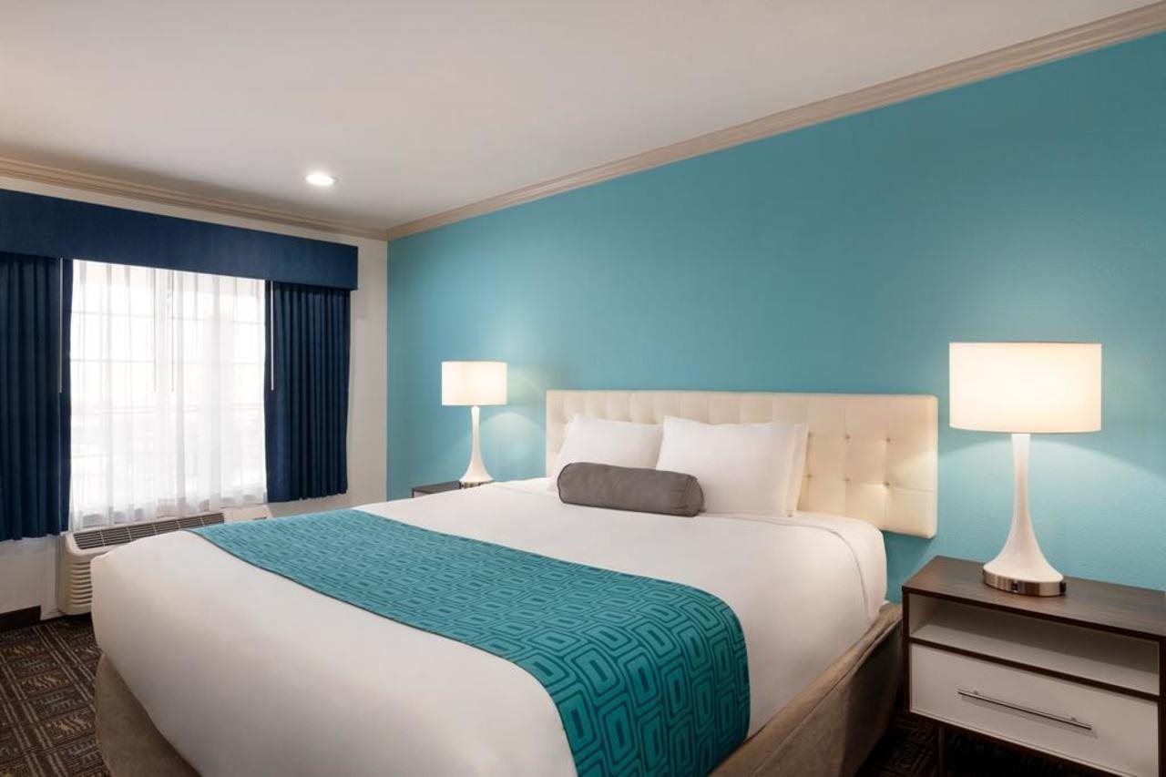 San Diego State University Area Hotel - photo 3