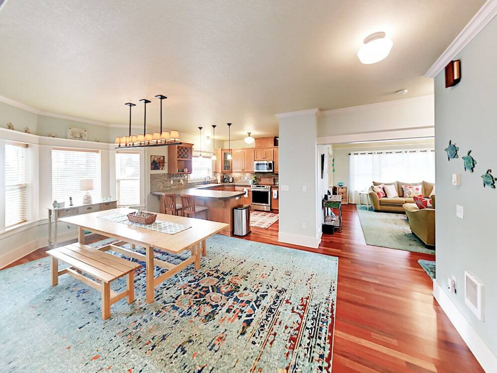 Nirvana in Nedonna Beach — 4-Star Luxury Hotel in Rockaway Beach, United States