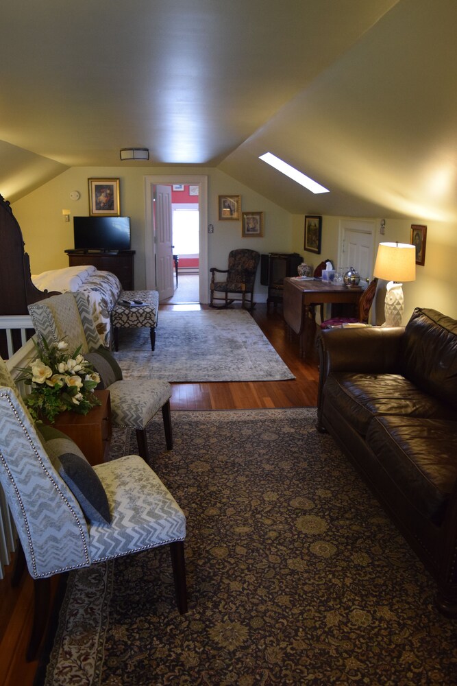 The Applewood Manor - photo 34