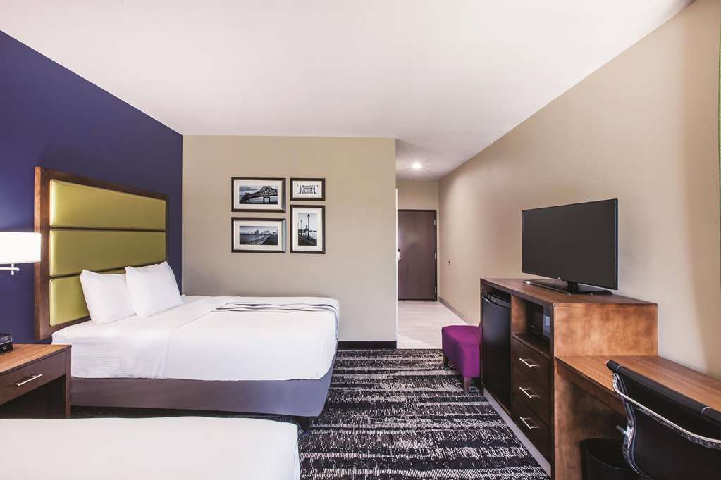 La Quinta Inn & Suites by Wyndham Baton Rouge Port Allen - photo 21