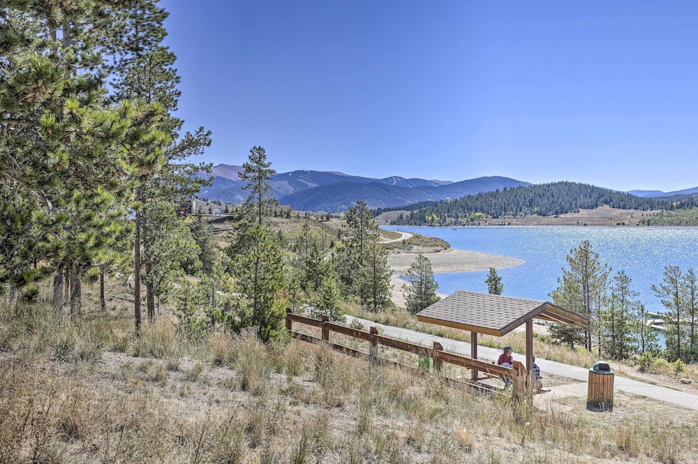 8 Mi To Keystone Resort Dillion Condo with Hot Tub - photo 15