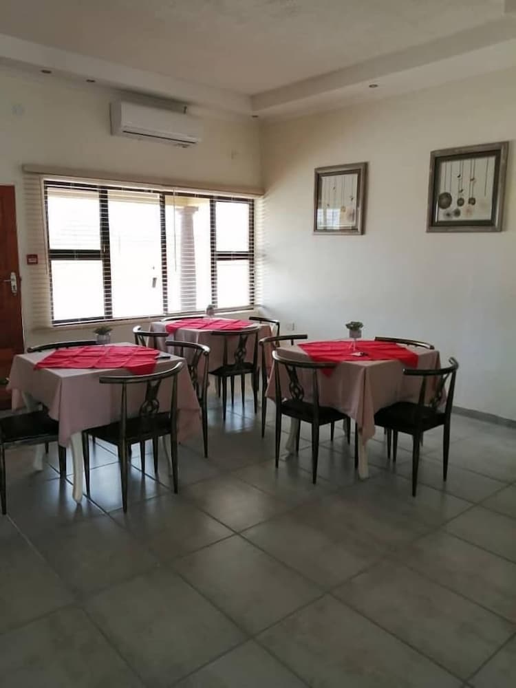 The Nook Guesthouse — Tshabong — photo 5