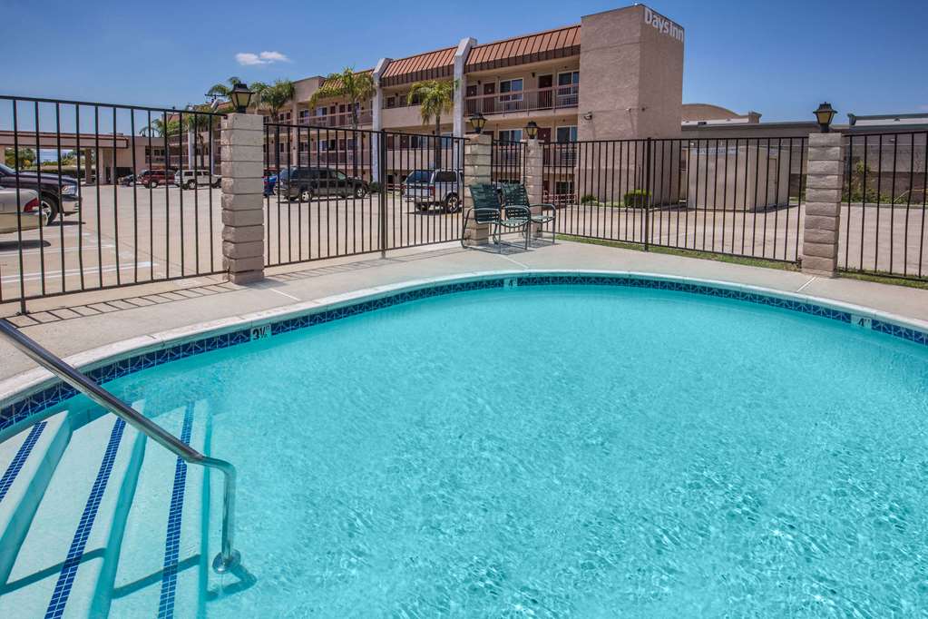 Days Inn by Wyndham Ontario Airport - photo 3