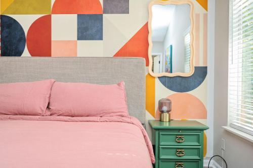 Chic 3BR 2BA Decatur Retreat with Stylish Decor in Decatur, United States