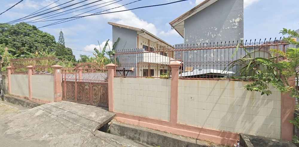 Hotel O Wisma Astukara Syariah Near Sejahtera Department Store Pinrang — hotel in Enrekang
