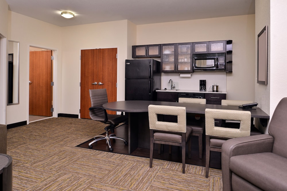 Candlewood Suites Terre Haute by IHG - photo 18