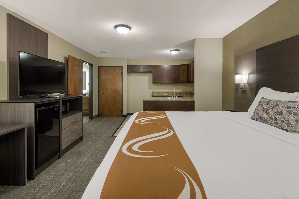 Quality Inn & Suites Roanoke Fort Worth North - photo 30