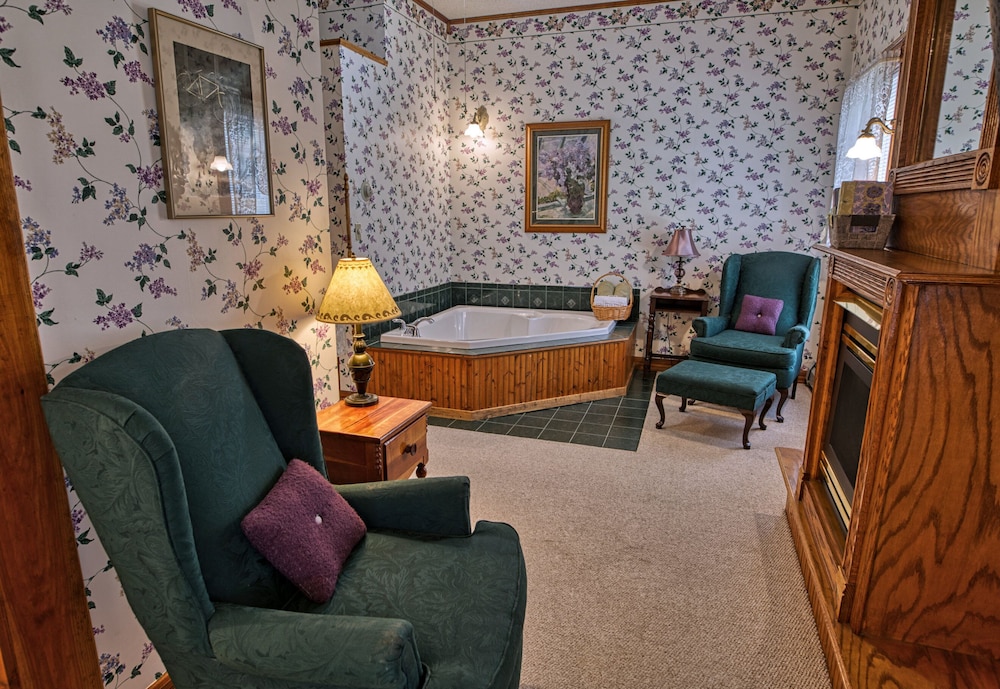 Rockwell Falls Inn and Wine Bar - photo 44