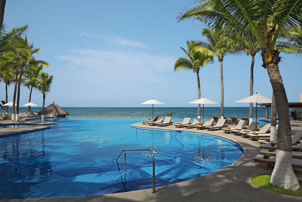 Infinity pool