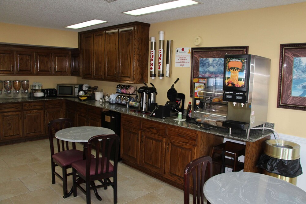 Jameson Inn Perry - photo 13