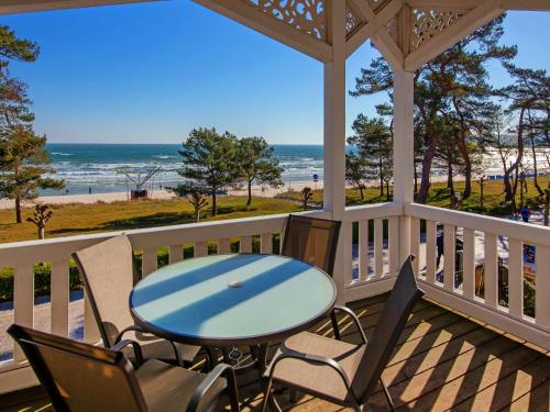 Strandvillen Binz Ferienwohnung mit Meerblick 1 Schlafzimmer und Balkon SV 757 — 4-Star Luxury Hotel in Ostseebad Binz, Germany