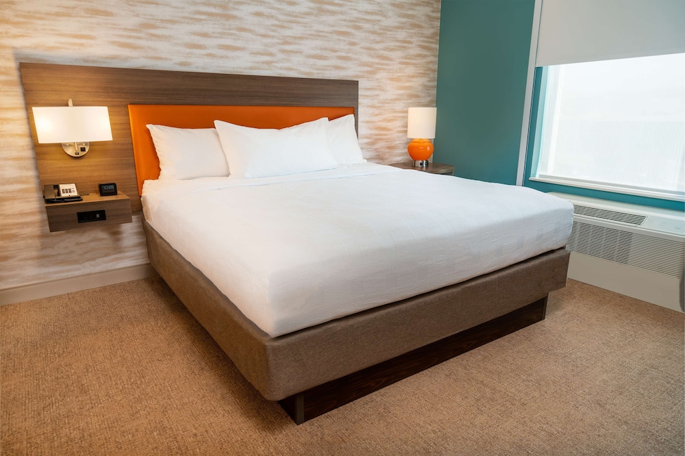 Home2 Suites by Hilton Corona - photo 11