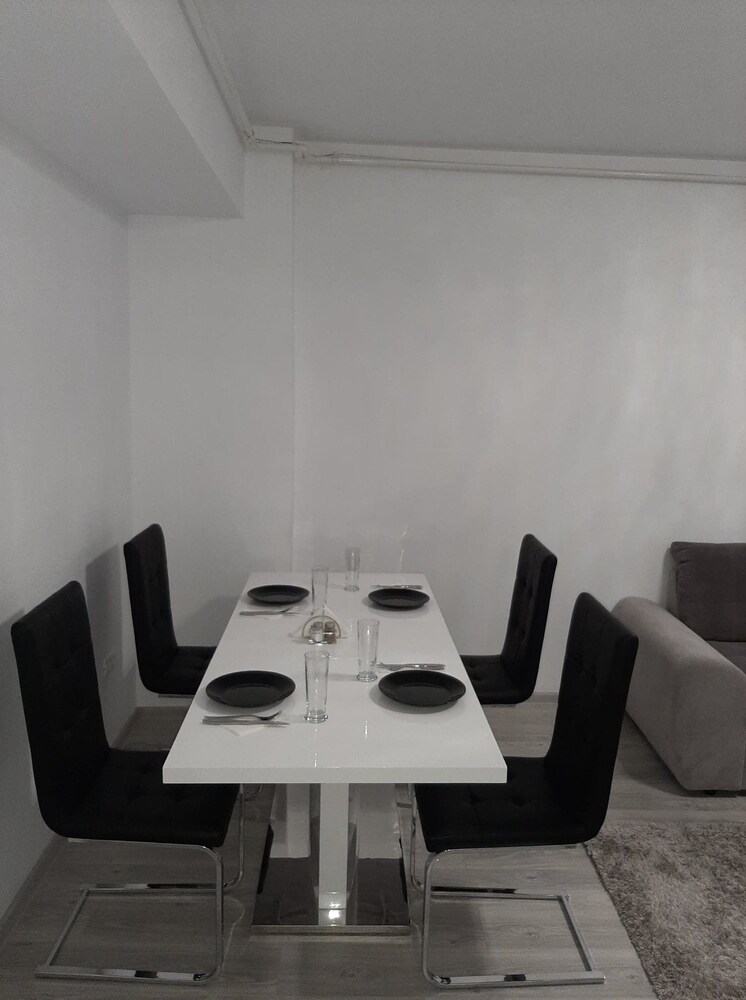 2 Bed aircon free Parking city Centre — Chiajna — photo 5