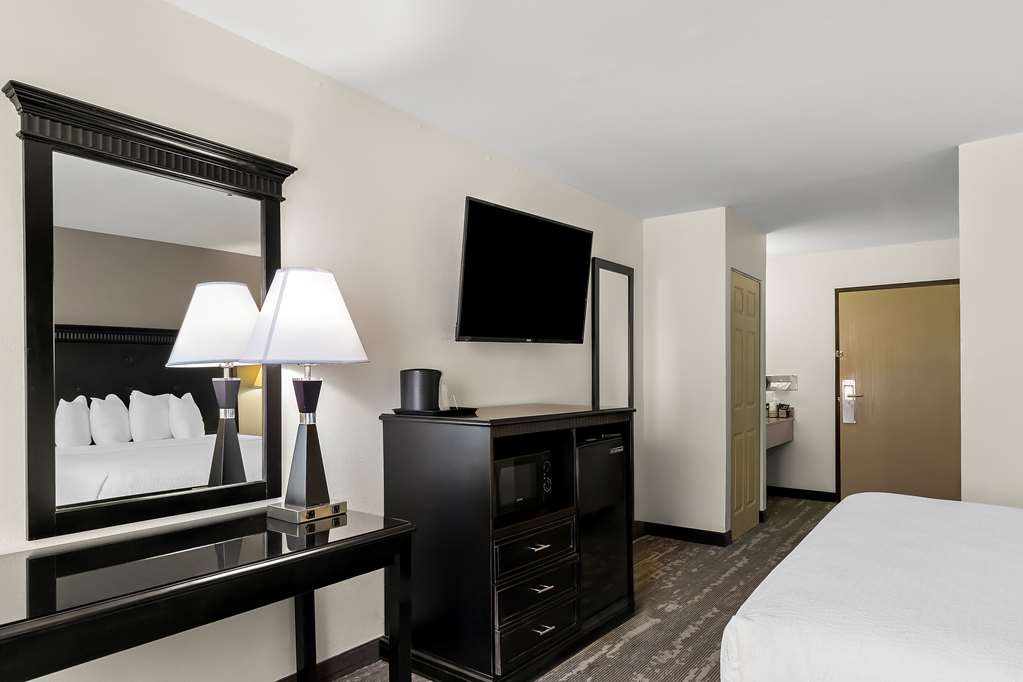 Best Western Saluki Inn - photo 17