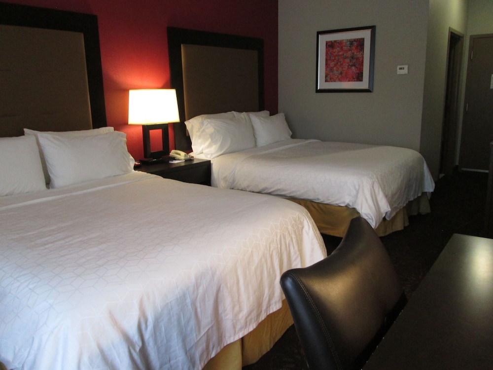 Holiday Inn Express Cloverdale by IHG - photo 38