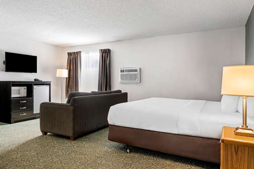 Econo Lodge Billings - photo 15