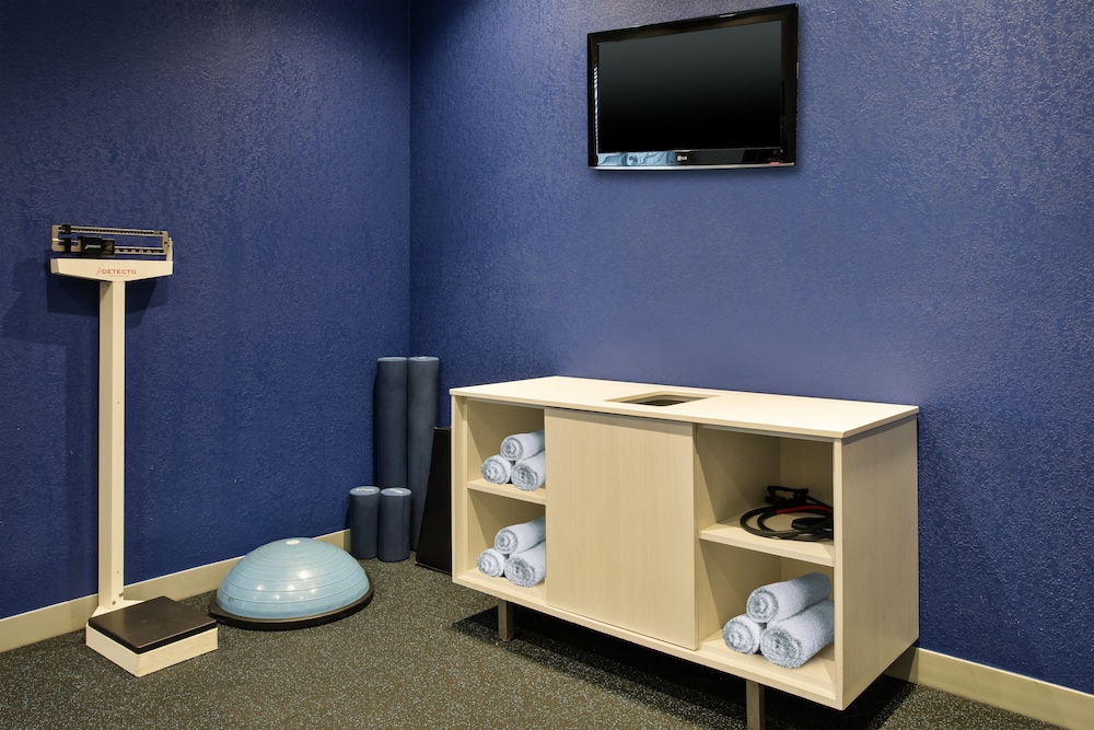 Holiday Inn Express Nashville Airport - photo 19