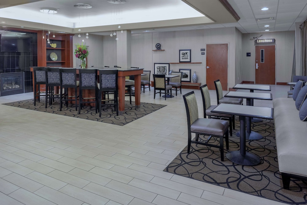 Hampton Inn Woodbridge - photo 4