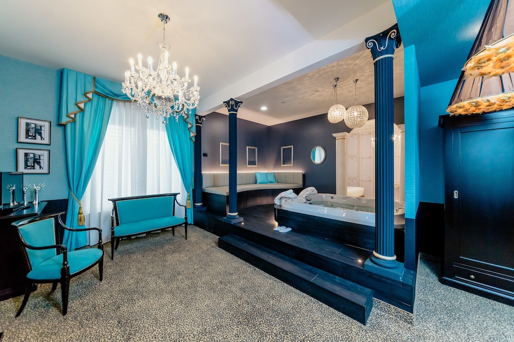 Diamante Mhotel — 4-Star Luxury Hotel in Collegno, Italy
