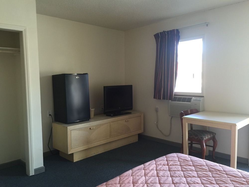 Coastal Motel - photo 14