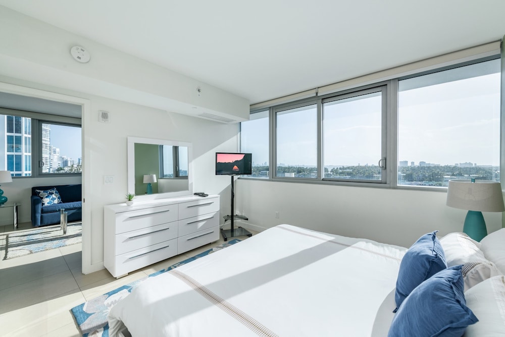 Churchill Suites Monte Carlo Miami Beach - photo 9