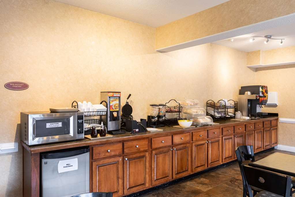 Econo Lodge Inn and Suites Douglasville GA - photo 24