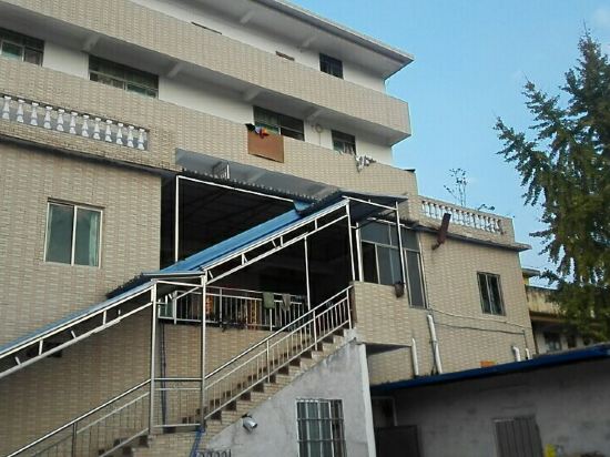 Longsheng Hotel — hotel in Xiongzhou