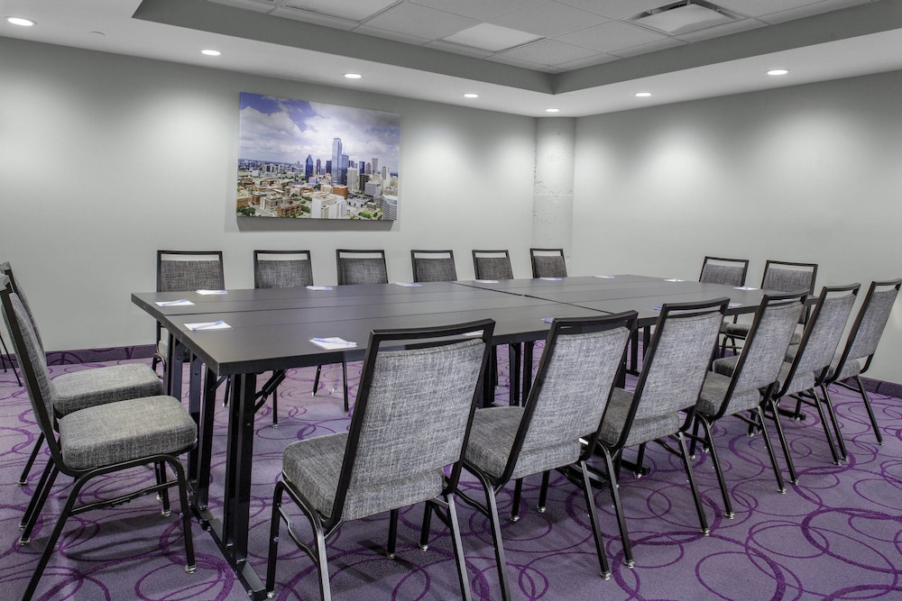 Fairfield Inn & Suites by Marriott Dallas Downtown - photo 18