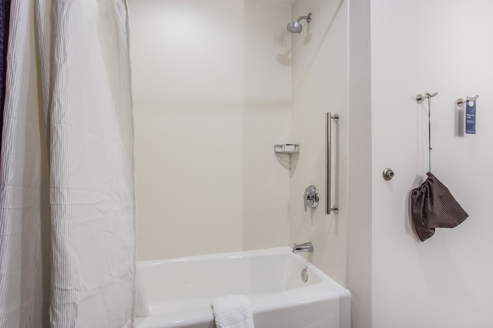 Fairfield Inn & Suites by Marriott Rolla - photo 13