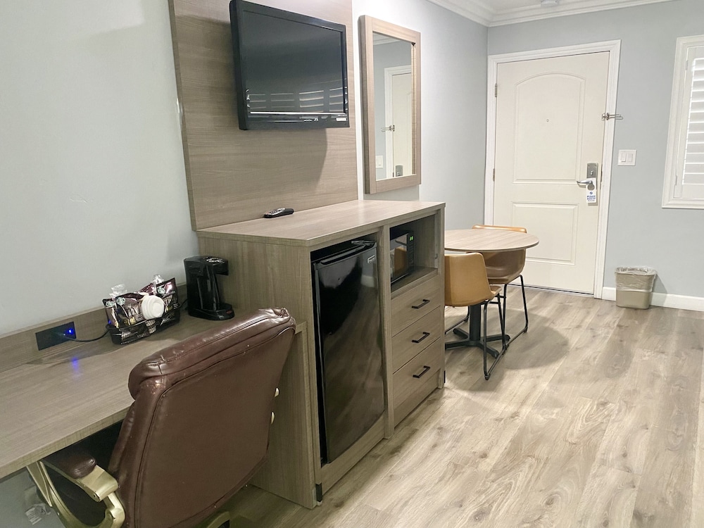 Lone Oak Lodge - photo 5