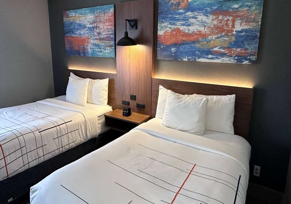 La Quinta Inn & Suites by Wyndham Chicago Gurnee - photo 36