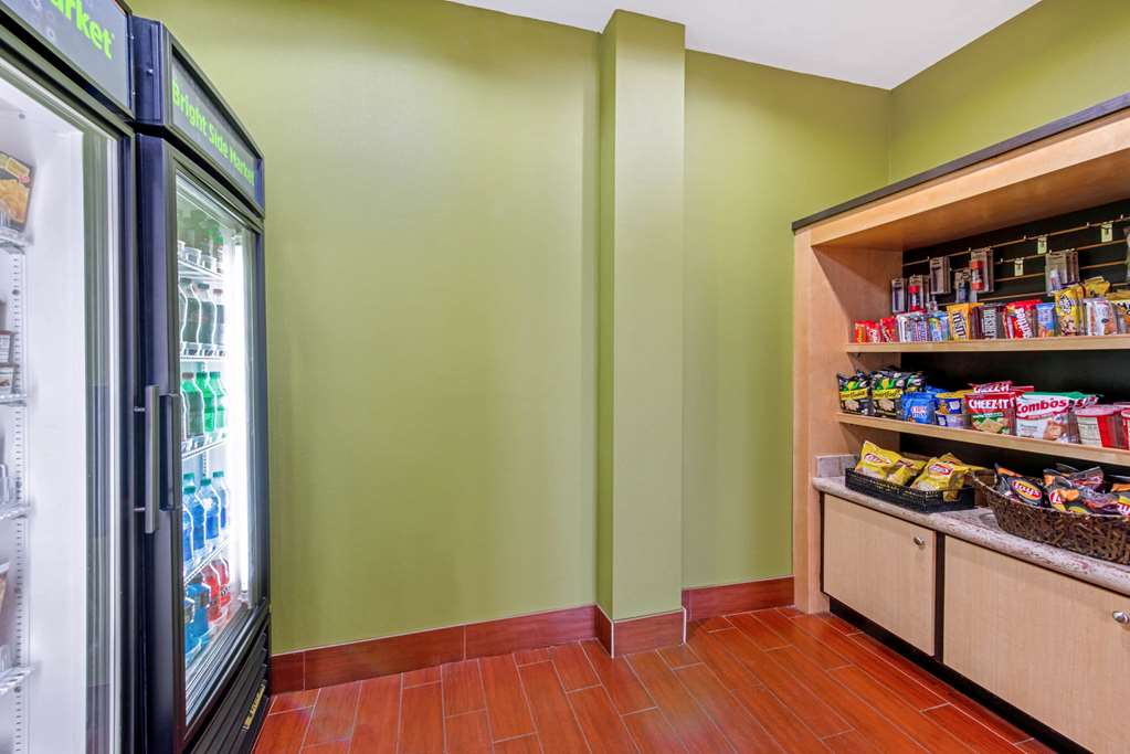 La Quinta Inn & Suites by Wyndham Leesville Ft. Polk - photo 33