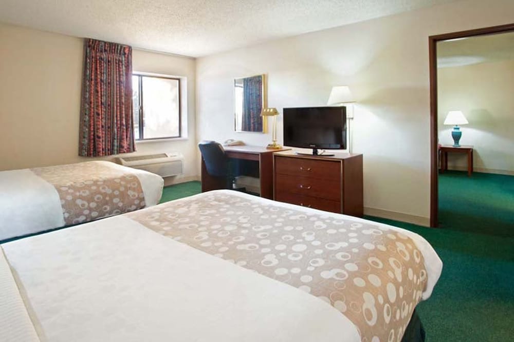 Norwood Inn & Suites by BlissPoint Post Rd Indianapolis - photo 8