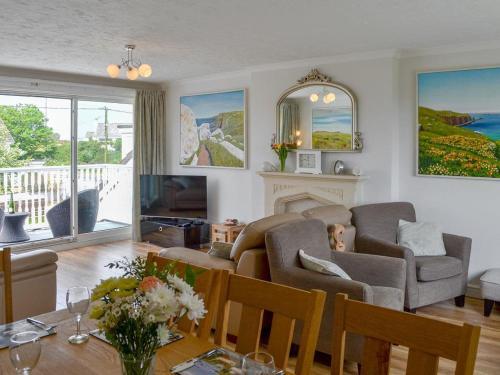 3 Bed in Penrhos Feilw oc g29643 — 4-Star Luxury Hotel in Holyhead, United Kingdom