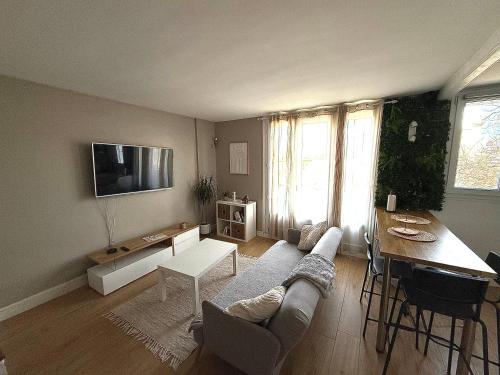 Superbe Duplex Avec Parking Gratuit - last minute hotel in Grenoble