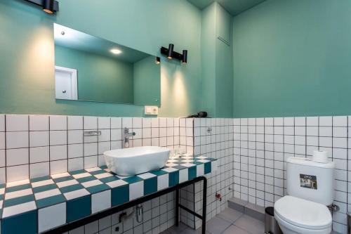 Super Stylish and Spacious 3 Seperated Apartments For 6 people