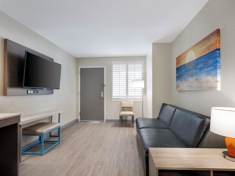 Holiday Inn Resort Orlando Suites Waterpark by IHG - photo 3
