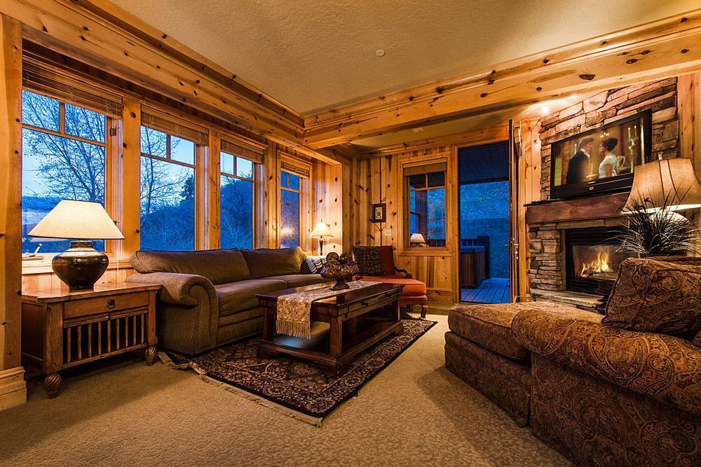 Bear Hollow Village 7 Bedroom by All Seasons Resort Lodging - photo 7