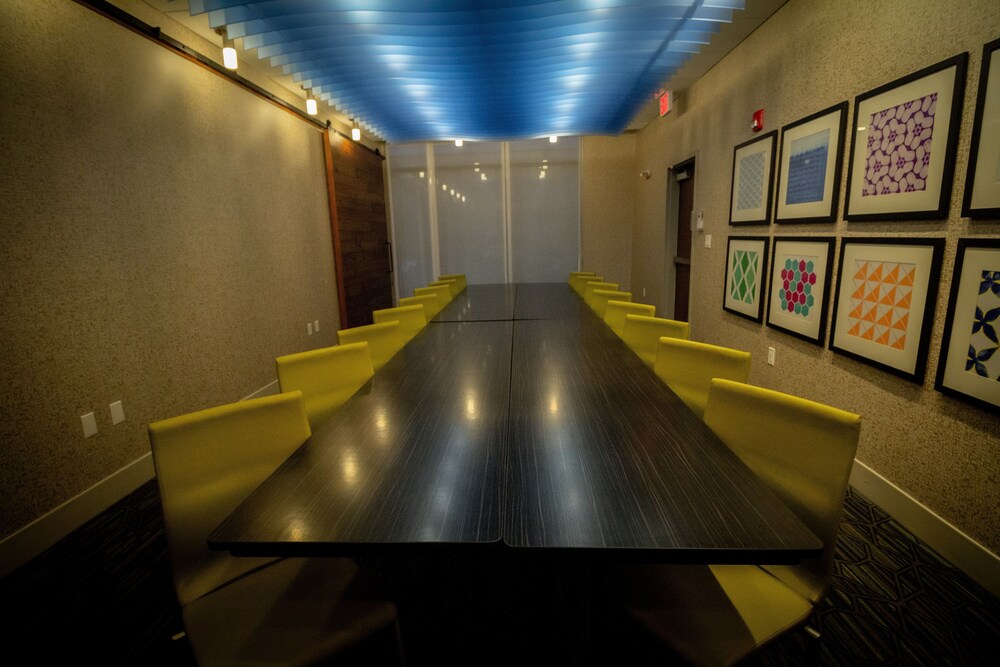 Holiday Inn Express & Suites Boston South Randolph by IHG - photo 62