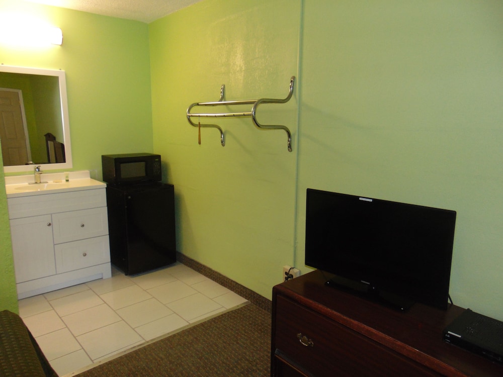 Westbrook Motel - photo 15