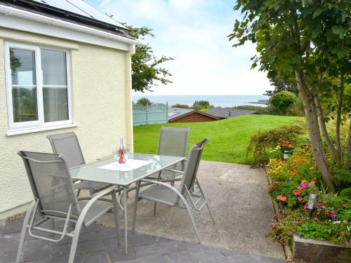 The Cottage — 4-Star Luxury Hotel in None, United Kingdom