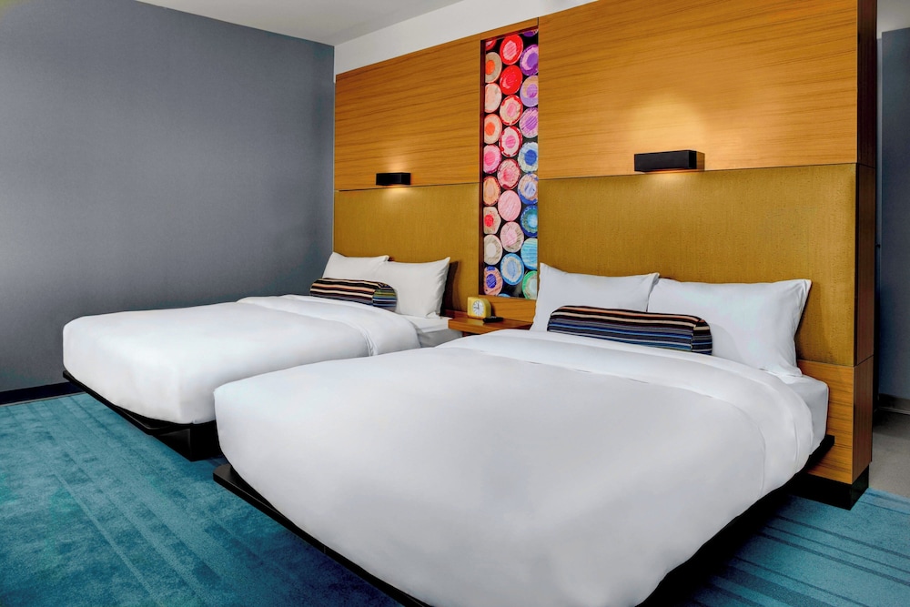 Aloft Austin at The Domain - photo 9