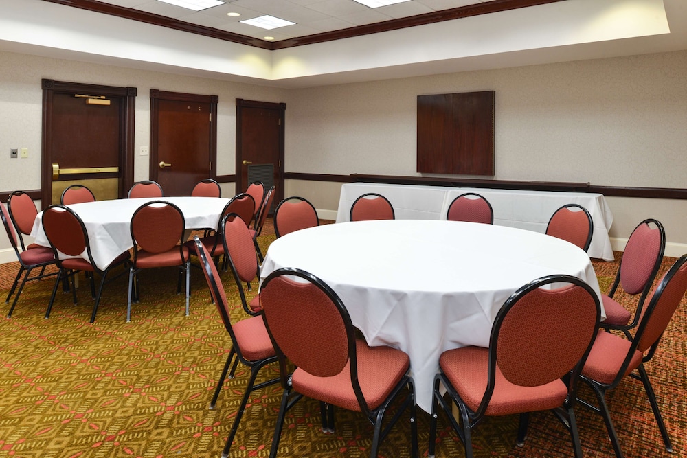 Hampton Inn College Park - photo 50