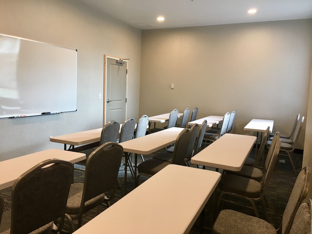 Holiday Inn Express Grand Island Niagara Falls by IHG - photo 52