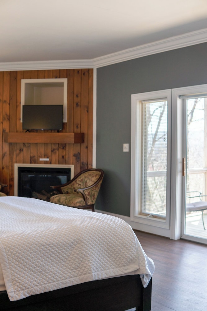 The Inn at Crestwood - photo 31