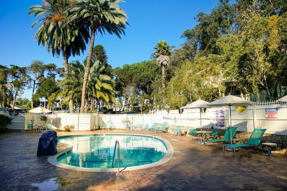 Inn At Morro Bay - photo 12
