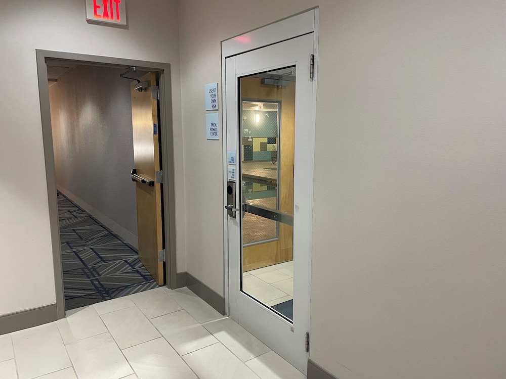 Holiday Inn Express Hotel & Suites Raleigh SW NC State by IHG - photo 98