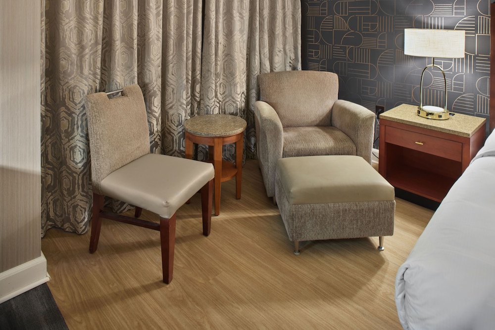 DoubleTree by Hilton Akron Fairlawn - photo 9