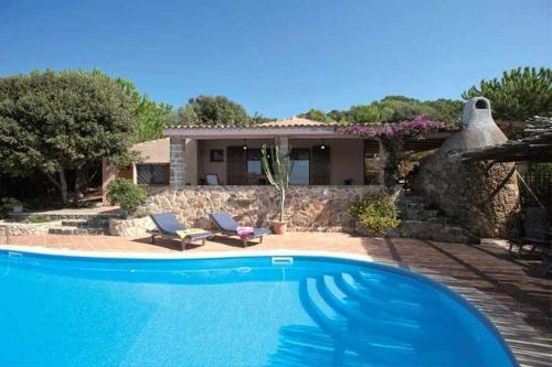 Villa Julia vista con piscina ad uso esclusivo vista mare spettacolare — 4-Star Luxury Hotel in Alghero, Italy