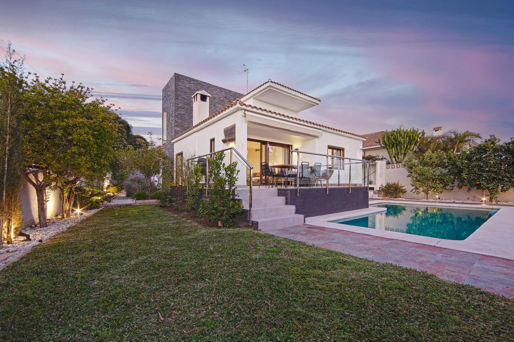 Modern Villa close to Costabella beach — 4-Star Luxury Hotel in Marbella, Spain